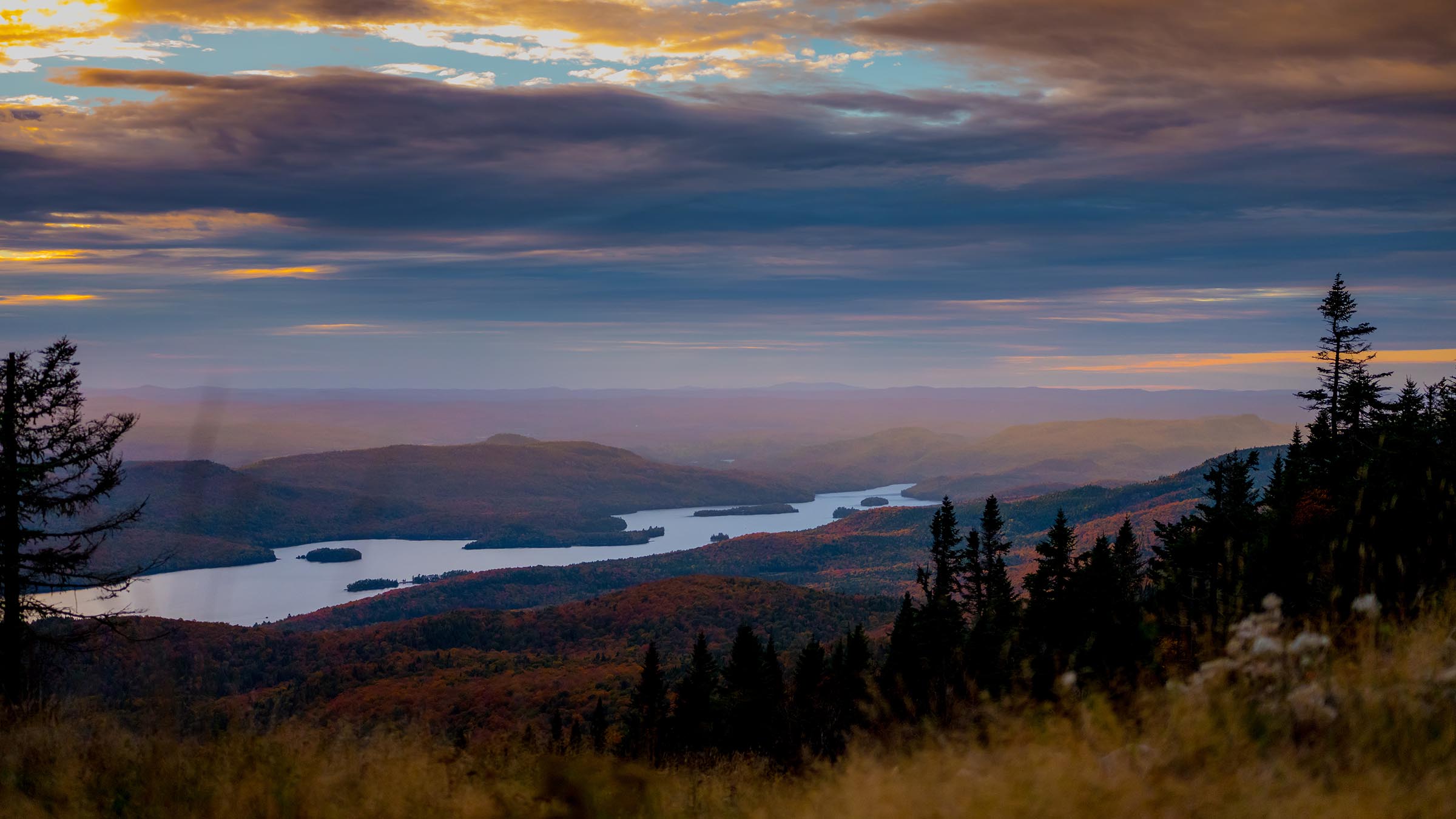 Randonnée pédestre Explorez le mont Tremblant autrement durant la saison estivale