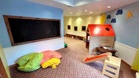 Sommet des Neiges Game Room