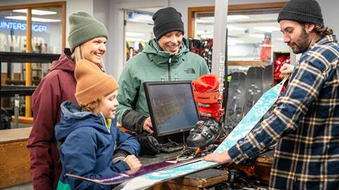 Rent your snowshoes on site