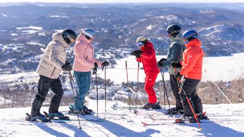Leçons de ski de groupe pour adultes et jeunes