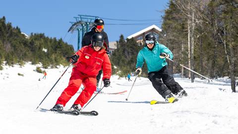 Programmes saisonniers de ski pour adultes