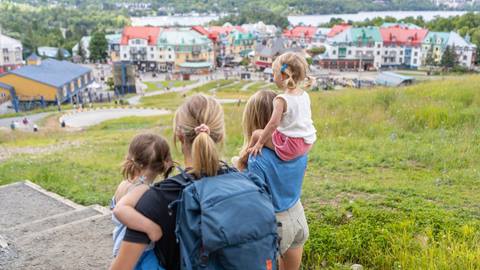 Randonner avec de jeunes enfants: Nos 5 meilleurs trucs pour une sortie réussie