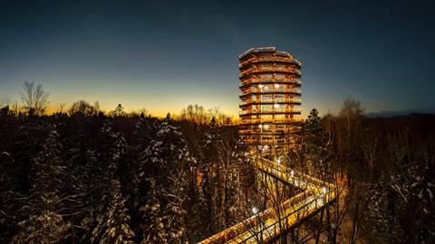 Spectacle de cirque LÀ-HAUT