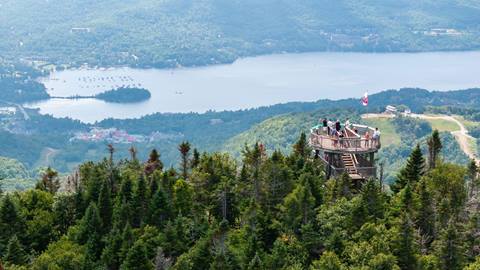 Accédez à une vue imprenable sur les Laurentides