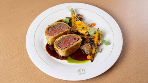 Léo boire + manger
